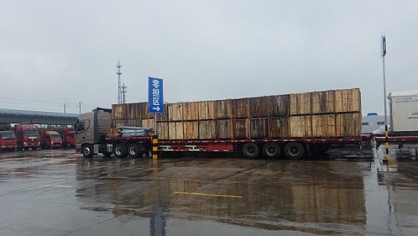 株洲動(dòng)車設(shè)備汽車零部件批量發(fā)運(yùn).jpg 株洲動(dòng)車設(shè)備汽車零部件批量發(fā)運(yùn).jpg