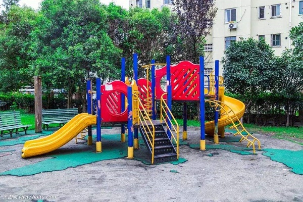 游樂設(shè)施.jpg 游樂設(shè)施.jpg