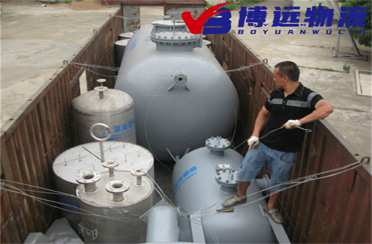 壓力容器運(yùn)輸1.jpg 壓力容器運(yùn)輸1.jpg